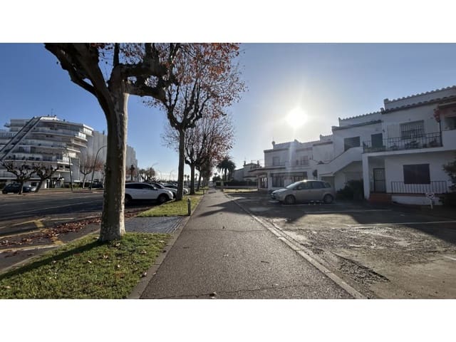 Garagem para venda em Empuriabrava, Castelló d'Empúries - 38 000 € (Ref: 9470669)