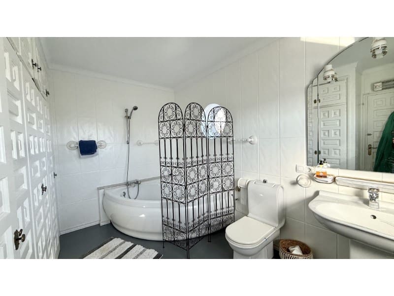 4 chambre Maison de Ville à vendre à Empuriabrava avec garage - 580 000 € (Ref: 9470670)