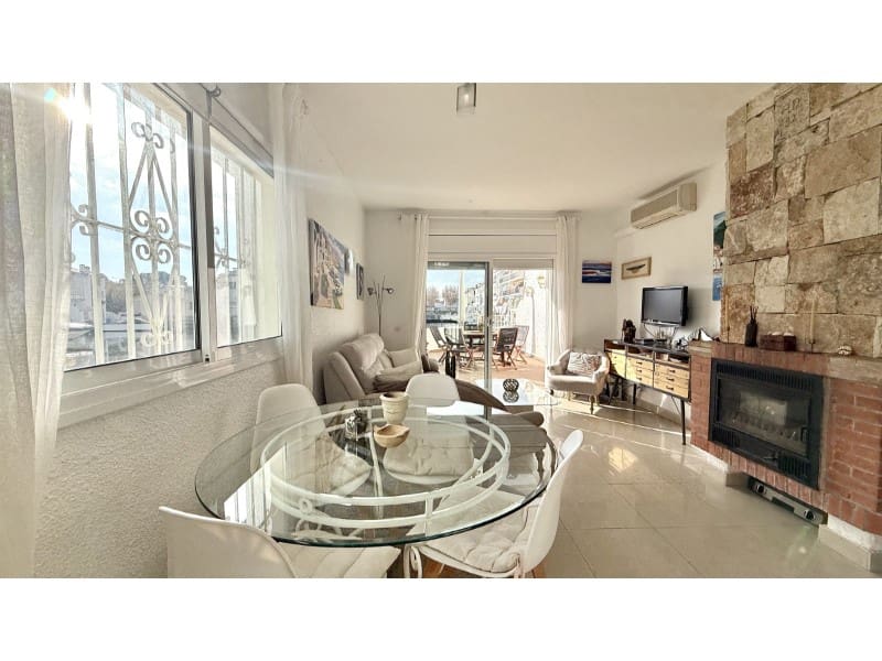 4 chambre Maison de Ville à vendre à Empuriabrava avec garage - 580 000 € (Ref: 9470670)