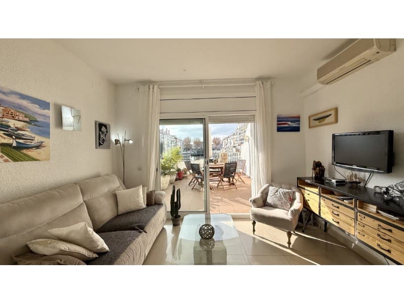4 chambre Maison de Ville à vendre à Empuriabrava avec garage - 580 000 € (Ref: 9470670)