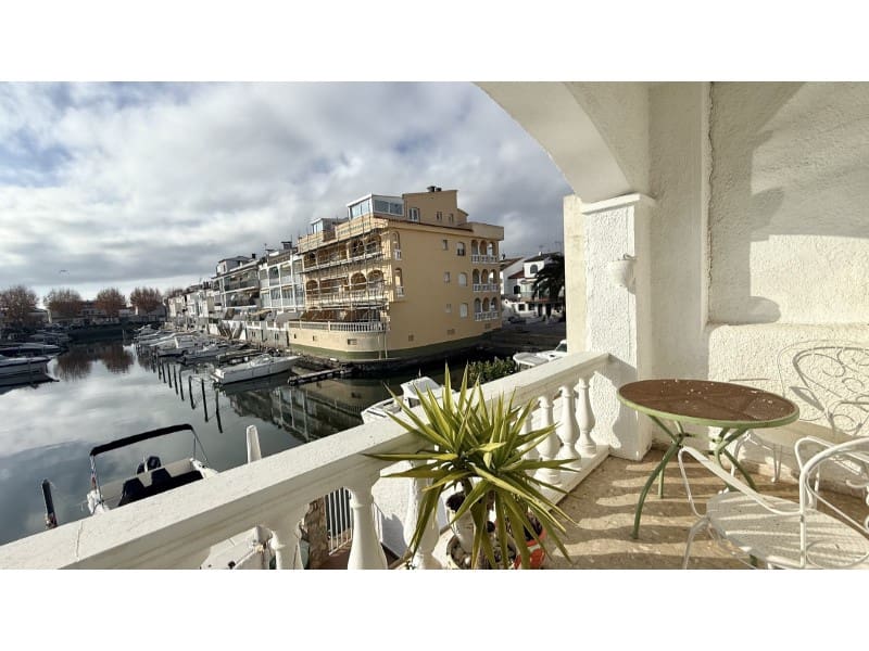 4 chambre Maison de Ville à vendre à Empuriabrava avec garage - 580 000 € (Ref: 9470670)