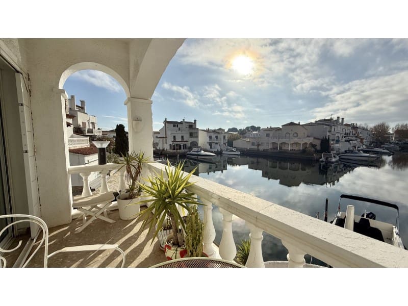 4 chambre Maison de Ville à vendre à Empuriabrava avec garage - 580 000 € (Ref: 9470670)