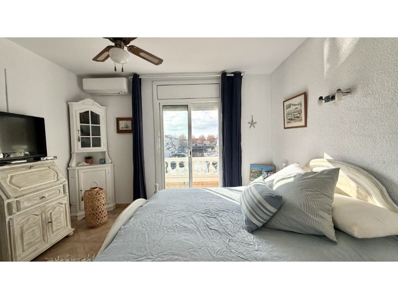 4 chambre Maison de Ville à vendre à Empuriabrava avec garage - 580 000 € (Ref: 9470670)