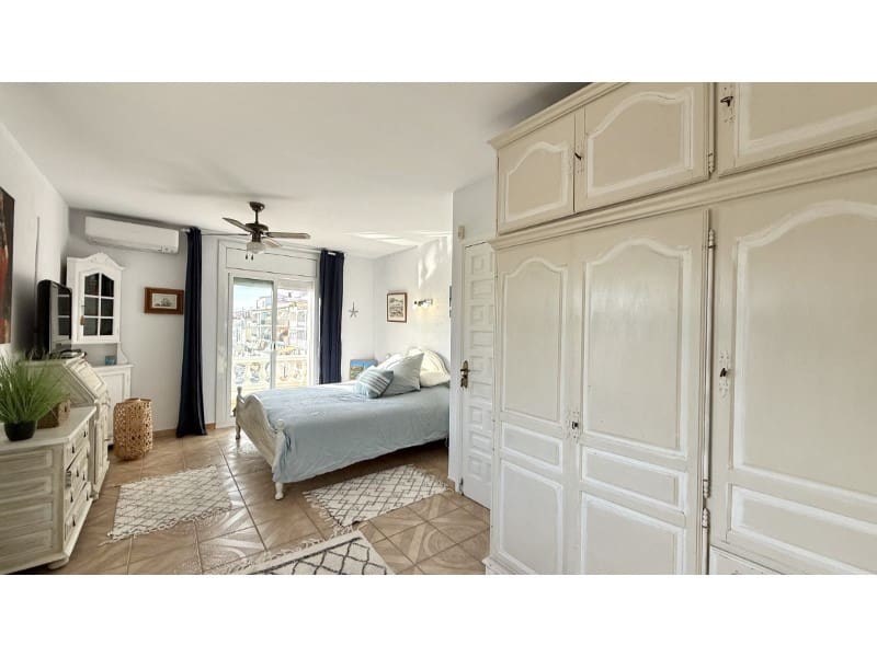 4 chambre Maison de Ville à vendre à Empuriabrava avec garage - 580 000 € (Ref: 9470670)