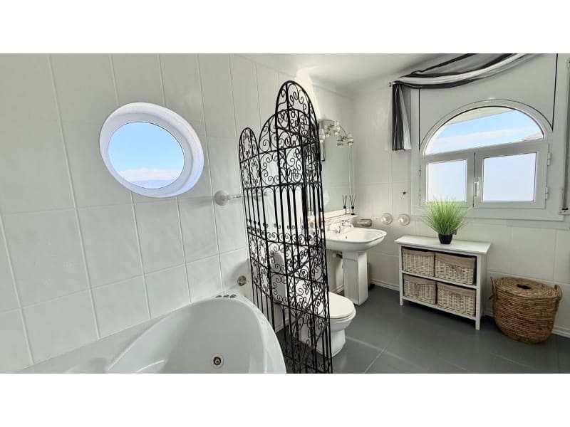 4 chambre Maison de Ville à vendre à Empuriabrava avec garage - 580 000 € (Ref: 9470670)