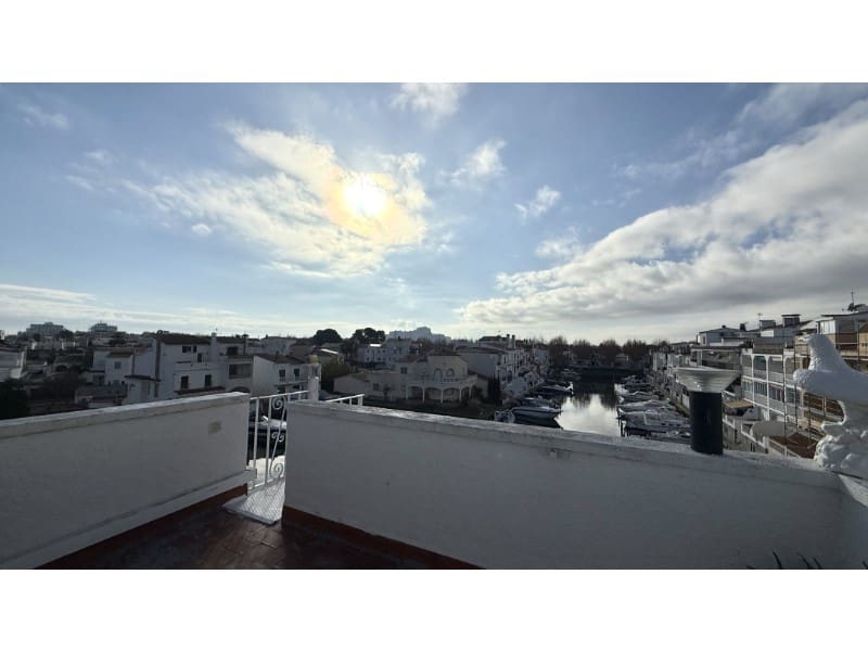 4 chambre Maison de Ville à vendre à Empuriabrava avec garage - 580 000 € (Ref: 9470670)