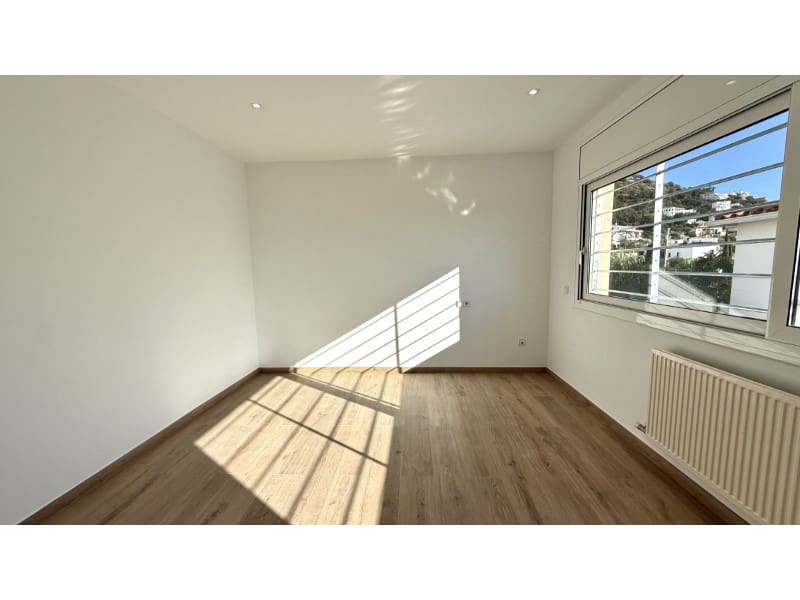 Chalet de 3 habitaciones en Roses en venta - 479.000 € (Ref: 9499479)