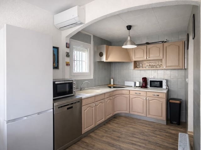 4 soveværelse Villa til salg i Empuriabrava, Castelló d'Empúries - € 430.000 (Ref: 9536777)