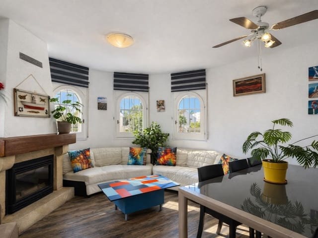 4 soveværelse Villa til salg i Empuriabrava, Castelló d'Empúries - € 430.000 (Ref: 9536777)