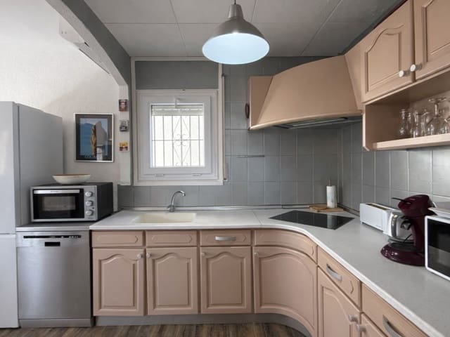 4 soveværelse Villa til salg i Empuriabrava, Castelló d'Empúries - € 430.000 (Ref: 9536777)