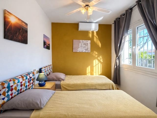 4 soveværelse Villa til salg i Empuriabrava, Castelló d'Empúries - € 430.000 (Ref: 9536777)