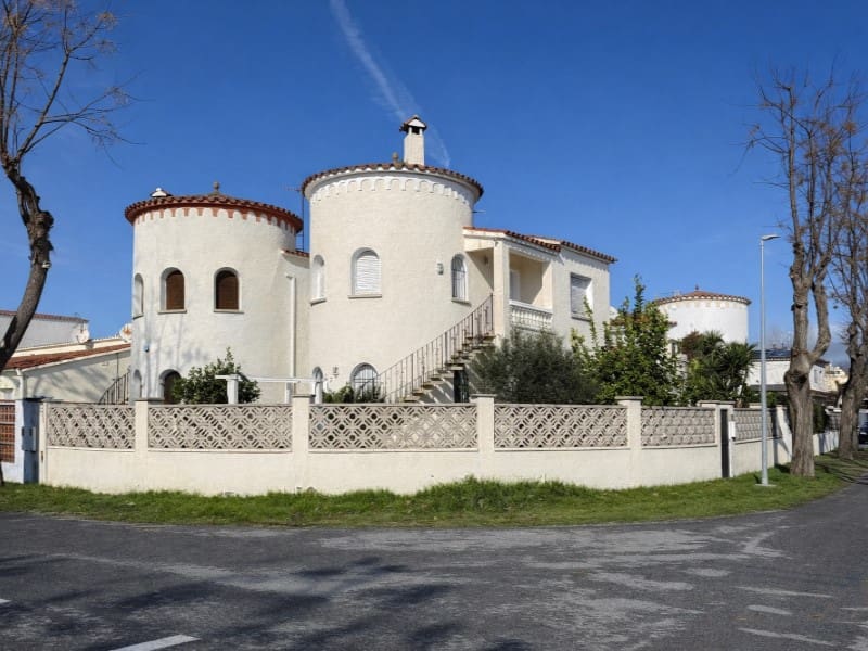 4 soveværelse Villa til salg i Empuriabrava - € 430.000 (Ref: 9536777)