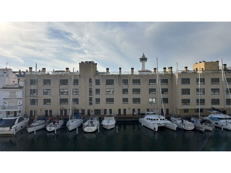 2 soveværelse Lejlighed til salg i Empuriabrava med garage - € 260.000 (Ref: 9541071)