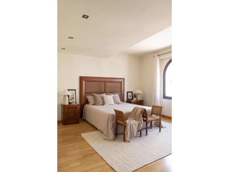 4 bedroom Apartment for sale in Figueres with garage - € 450,000 (Ref: 9543365)