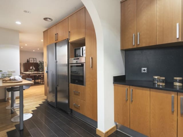 Apartamento de 4 habitaciones en Figueres en venta con garaje - 450.000 € (Ref: 9543365)