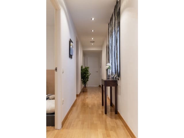 Apartamento de 4 habitaciones en Figueres en venta con garaje - 450.000 € (Ref: 9543365)
