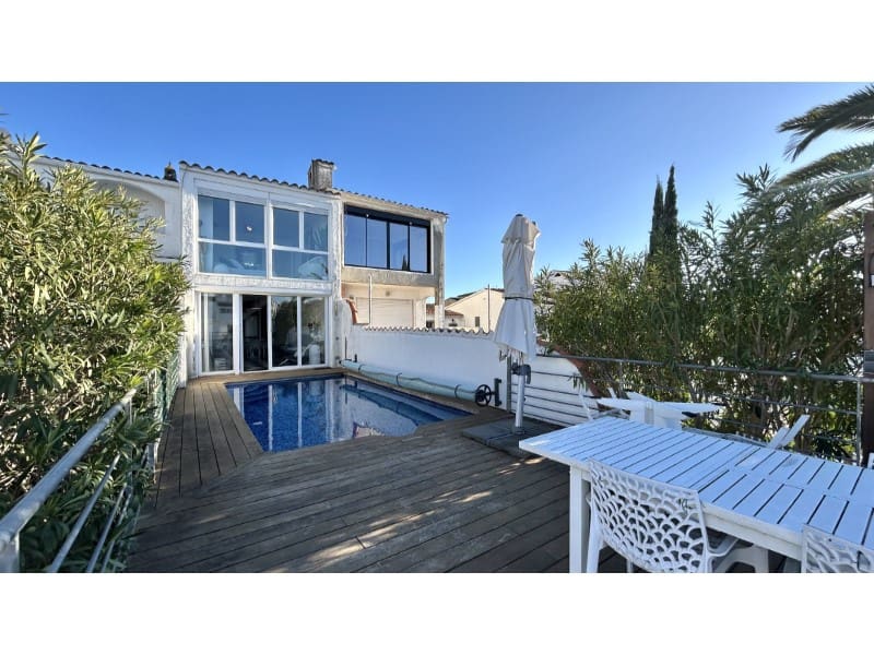 3 soverom Villa til salgs i Empuriabrava - € 595 000 (Ref: 9543560)