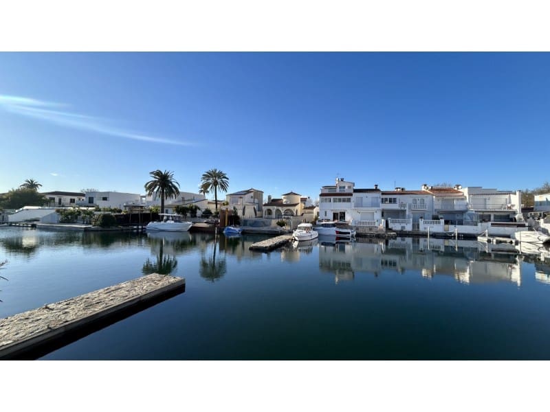 3 soverom Villa til salgs i Empuriabrava - € 595 000 (Ref: 9543560)