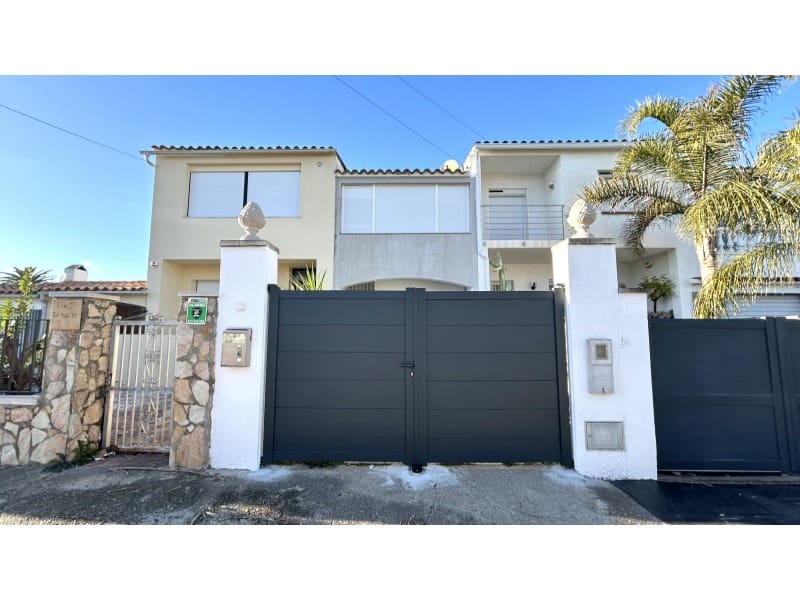 3 soverom Villa til salgs i Empuriabrava - € 595 000 (Ref: 9543560)