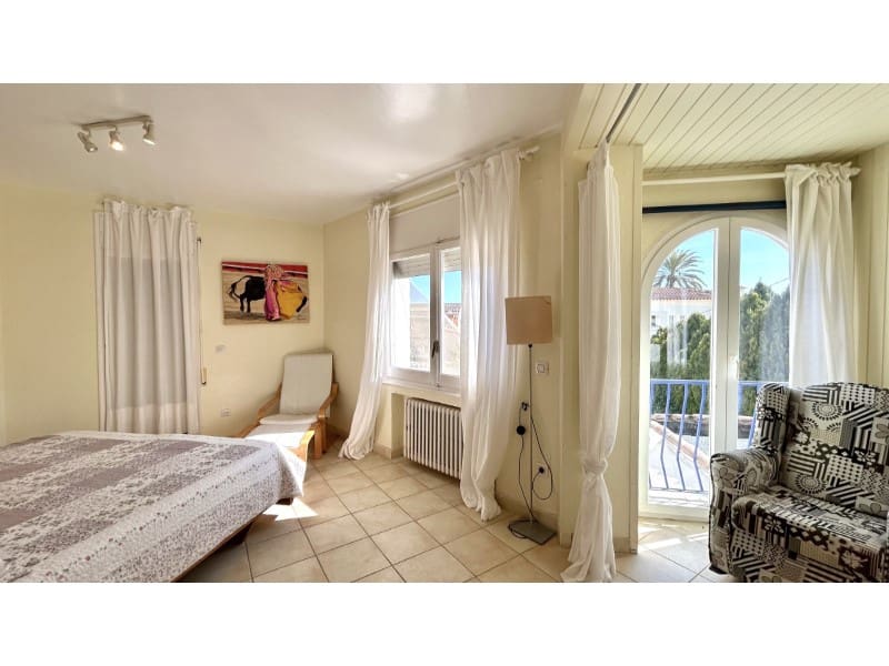 3 sovrum Villa till salu i Empuriabrava - 535 000 € (Ref: 9651716)