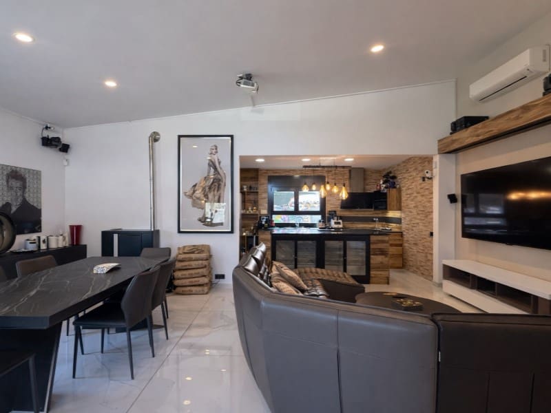 4 Zimmer Villa zu verkaufen in Empuriabrava mit Garage - 950.000 € (Ref: 9711846)