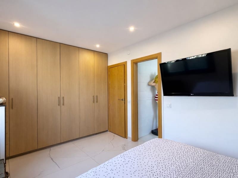 4 Zimmer Villa zu verkaufen in Empuriabrava mit Garage - 950.000 € (Ref: 9711846)