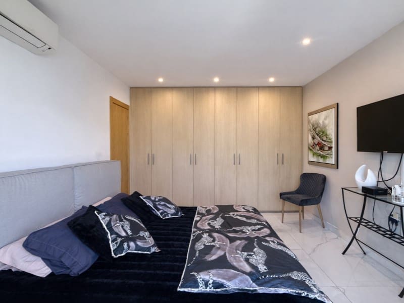 4 Zimmer Villa zu verkaufen in Empuriabrava mit Garage - 950.000 € (Ref: 9711846)