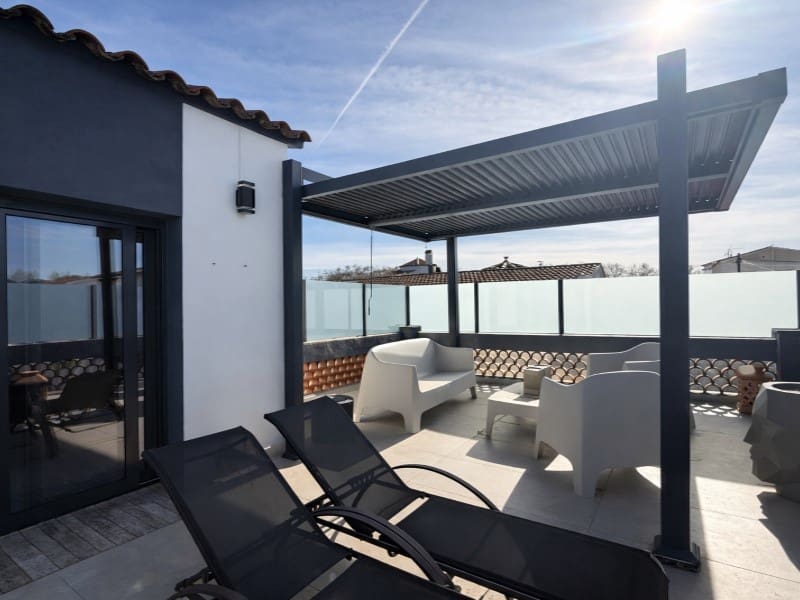 4 Zimmer Villa zu verkaufen in Empuriabrava mit Garage - 950.000 € (Ref: 9711846)