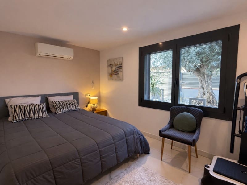 4 Zimmer Villa zu verkaufen in Empuriabrava mit Garage - 950.000 € (Ref: 9711846)