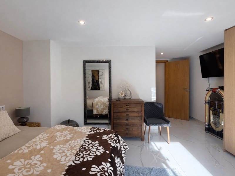 4 Zimmer Villa zu verkaufen in Empuriabrava mit Garage - 950.000 € (Ref: 9711846)