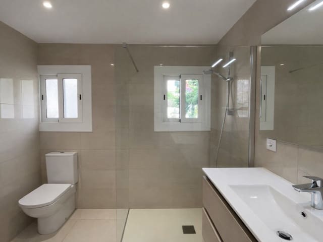 Apartamento de 1 habitación en Roses en venta con garaje - 236.000 € (Ref: 9714744)