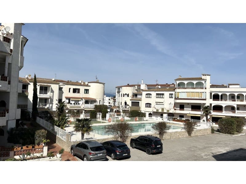 Apartamento de 2 habitaciones en Empuriabrava en venta - 205.000 € (Ref: 9714745)