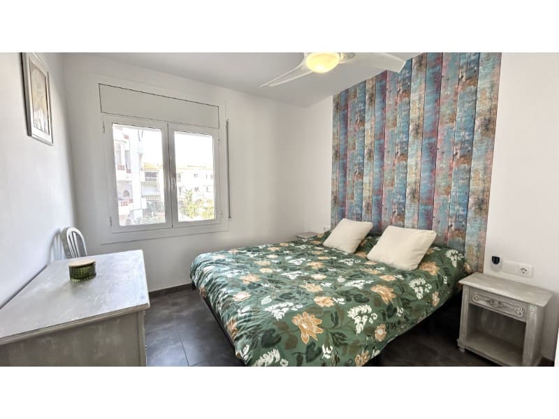 Apartamento de 2 habitaciones en Empuriabrava en venta - 205.000 € (Ref: 9714745)