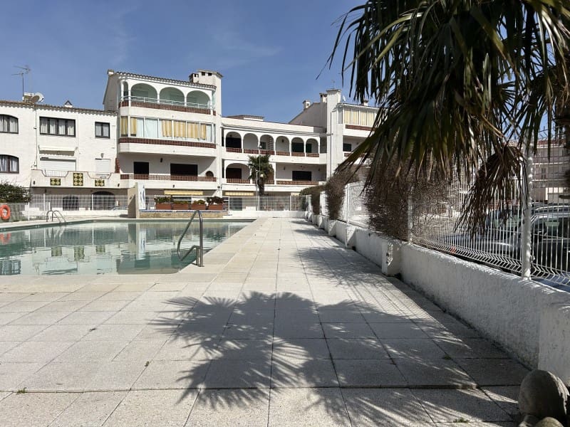 Apartamento de 2 habitaciones en Empuriabrava en venta - 205.000 € (Ref: 9714745)