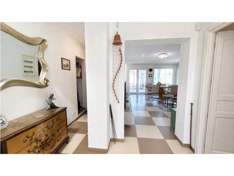 3 Zimmer Villa zu verkaufen in Empuriabrava mit Garage - 620.000 € (Ref: 9714746)