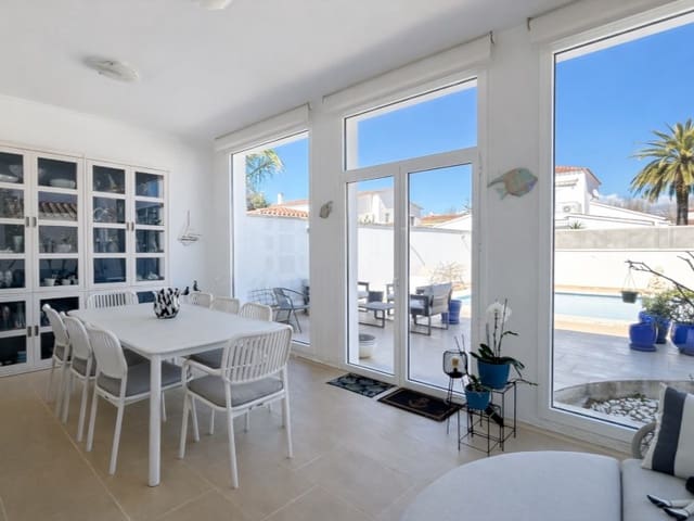 3 Zimmer Villa zu verkaufen in Empuriabrava, Castelló d'Empúries mit Garage - 620.000 € (Ref: 9714746)