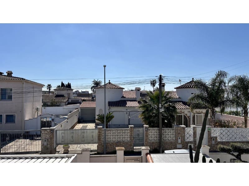 3 Zimmer Villa zu verkaufen in Empuriabrava mit Garage - 620.000 € (Ref: 9714746)