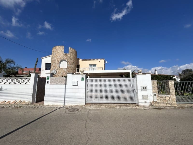 3 Zimmer Villa zu verkaufen in Empuriabrava mit Garage - 620.000 € (Ref: 9714746)