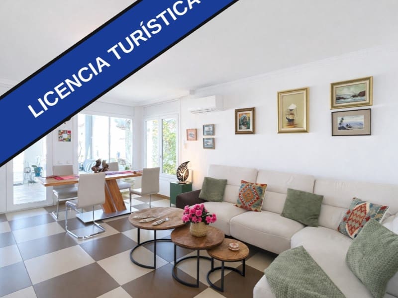 3 bedroom Villa for sale in Empuriabrava with garage - € 620,000 (Ref: 9714746)
