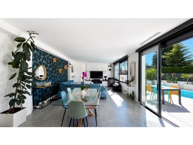 3 slaapkamer Villa te koop in Empuriabrava, Castelló d'Empúries met garage - € 698.000 (Ref: 9788261)