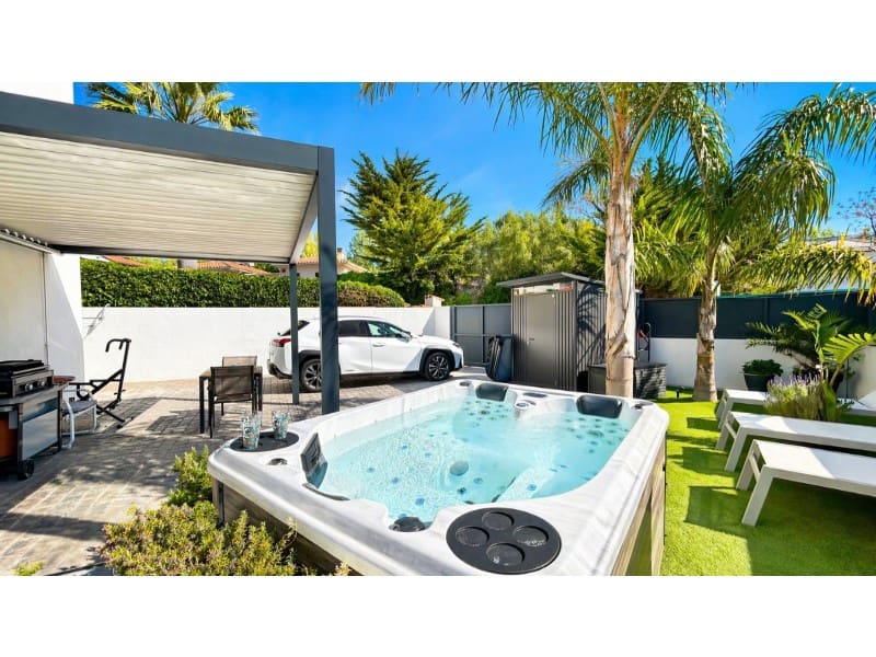 3 chambre Villa/Maison à vendre à Empuriabrava avec garage - 698 000 € (Ref: 9788261)