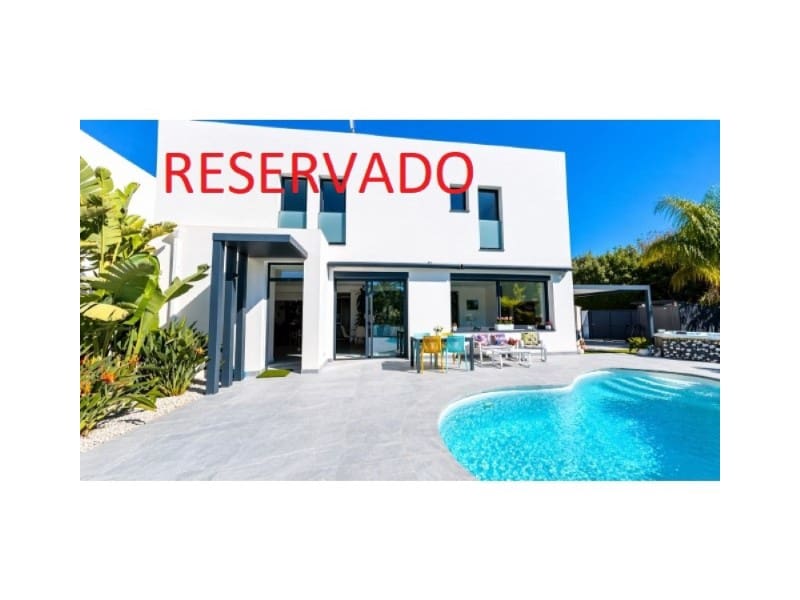 3 bedroom Villa for sale in Empuriabrava with garage - € 698,000 (Ref: 9788261)