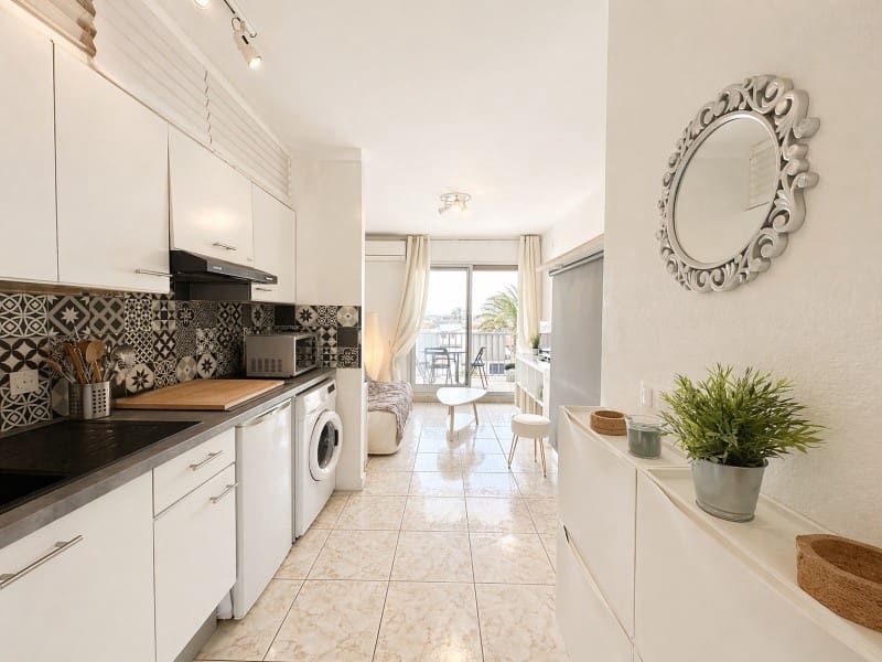 Studio til salgs i Empuriabrava med garasje - € 125 000 (Ref: 9796934)