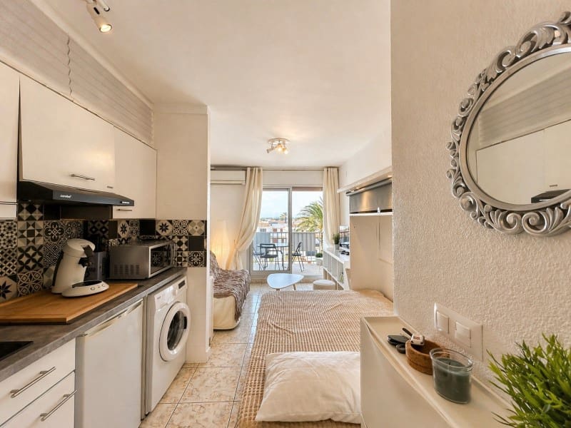 Studio til salgs i Empuriabrava med garasje - € 125 000 (Ref: 9796934)