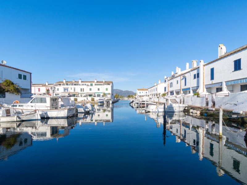4 soveværelse Villa til salg i Empuriabrava - € 455.000 (Ref: 9820269)