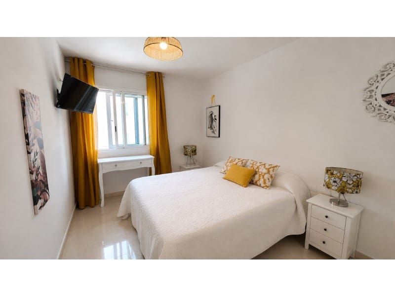 Piso de 2 habitaciones en Empuriabrava en venta con garaje - 449.000 € (Ref: 9896585)
