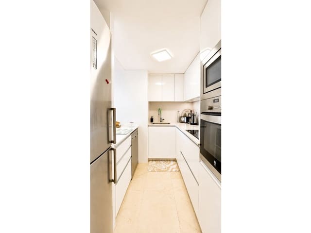 Piso de 2 habitaciones en Empuriabrava, Castelló d'Empúries en venta con garaje - 449.000 € (Ref: 9896585)