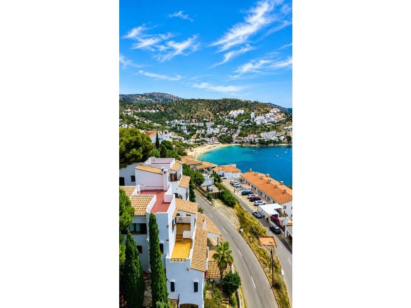 6 bedroom Villa for sale in Roses with garage - € 970,000 (Ref: 9904235)
