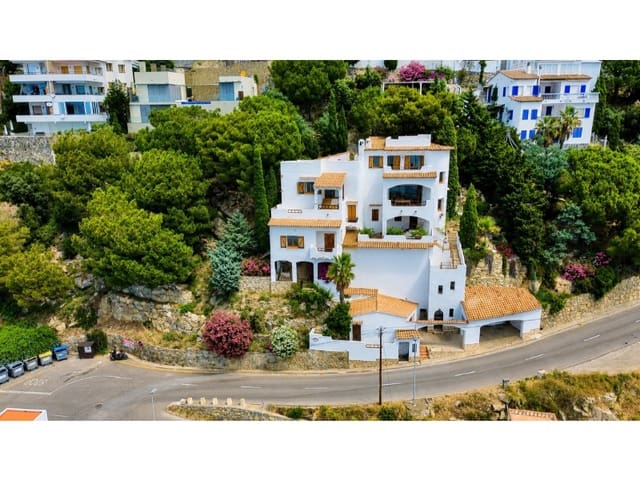 6 chambre Villa/Maison à vendre à Roses avec garage - 970 000 € (Ref: 9904235)