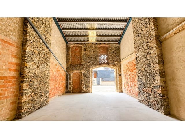 Garasje til salgs i Castelló d'Empúries - € 110 000 (Ref: 9939595)